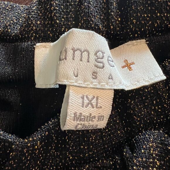 Umgee gorgeous deep brown w/gold sparkle fabric size 1X off the shoulder blouse - Picture 8 of 8